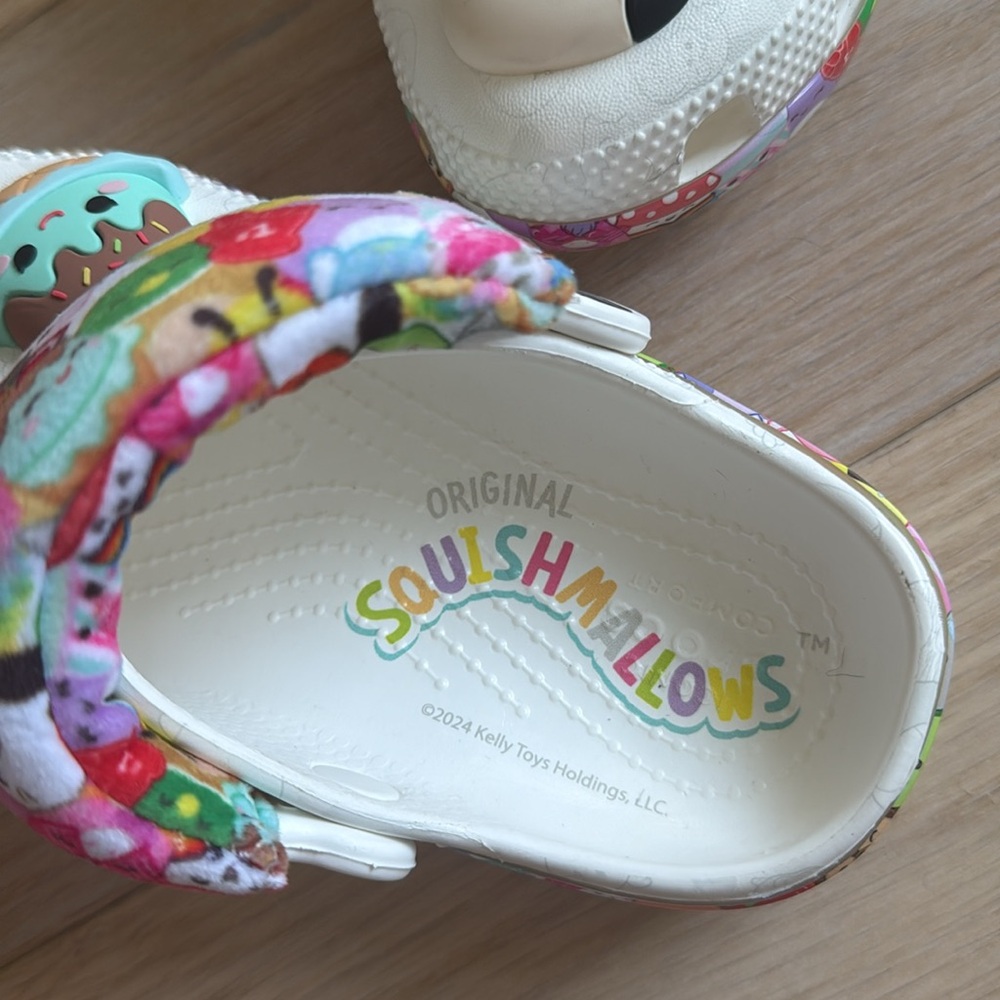 Squishmallows CROCS - Picture 7 of 7